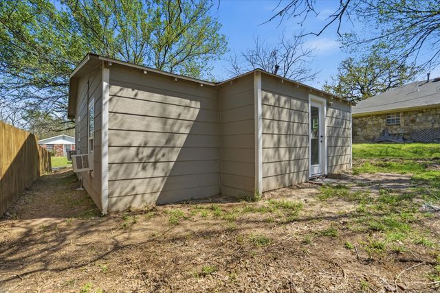 613 Bryan Street, Weatherford, TX 76086
