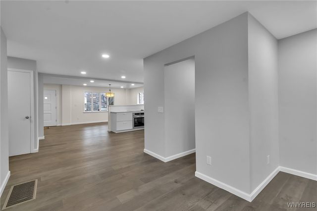 102 Scamridge, Amherst, NY 14221