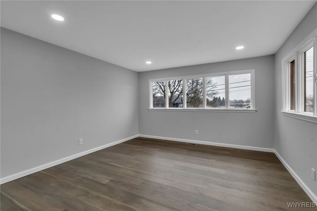 102 Scamridge, Amherst, NY 14221