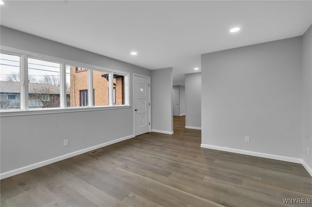 102 Scamridge, Amherst, NY 14221