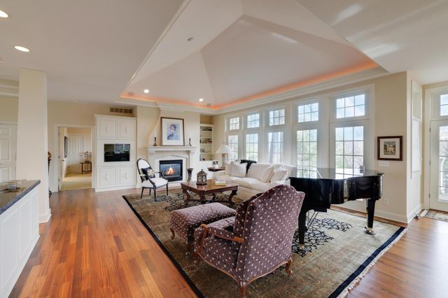 15330 Masons Pointe, Eden Prairie, MN 55347