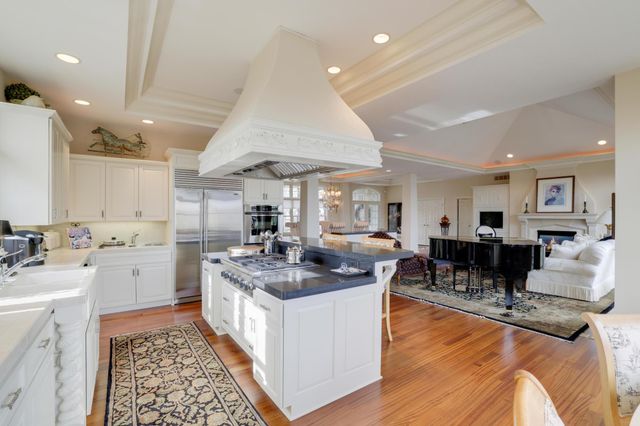 15330 Masons Pointe, Eden Prairie, MN 55347