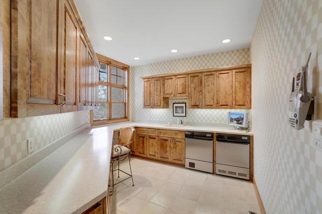 15330 Masons Pointe, Eden Prairie, MN 55347