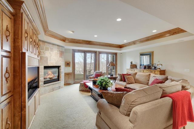 15330 Masons Pointe, Eden Prairie, MN 55347