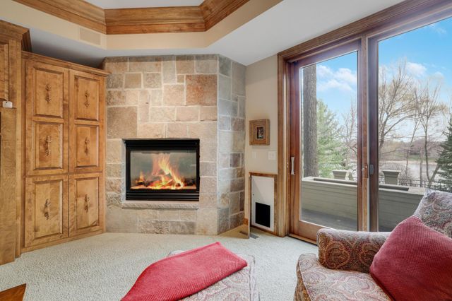 15330 Masons Pointe, Eden Prairie, MN 55347