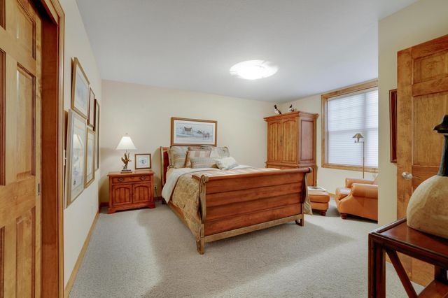 15330 Masons Pointe, Eden Prairie, MN 55347