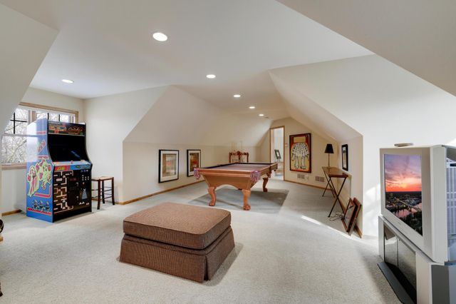 15330 Masons Pointe, Eden Prairie, MN 55347