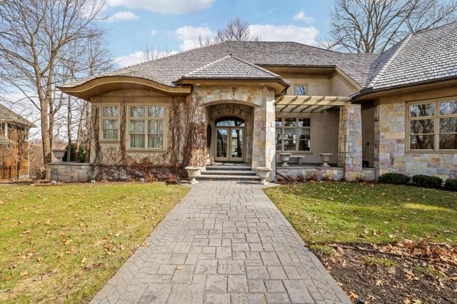 15330 Masons Pointe, Eden Prairie, MN 55347