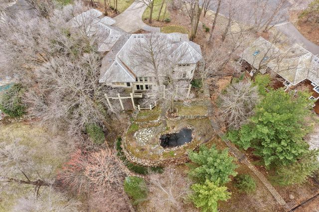 15330 Masons Pointe, Eden Prairie, MN 55347