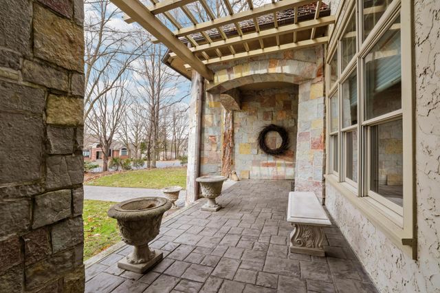 15330 Masons Pointe, Eden Prairie, MN 55347