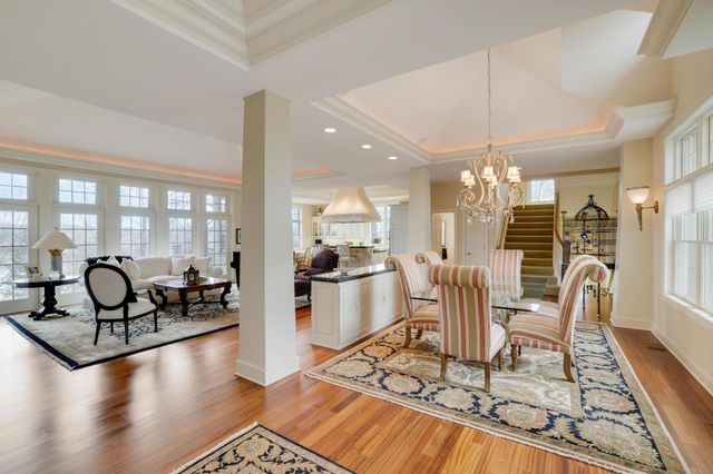 15330 Masons Pointe, Eden Prairie, MN 55347