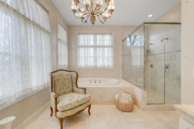 15330 Masons Pointe, Eden Prairie, MN 55347