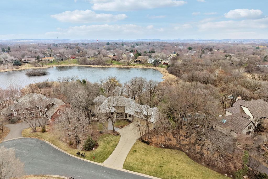 15330 Masons Pointe, Eden Prairie, MN 55347 — photo 2
