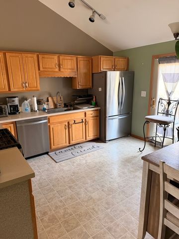 701 Davidson Drive B, Minooka, IL 60447