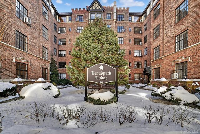 292 Main Street 6A, White Plains, NY 10601