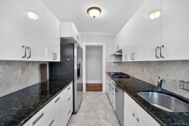 292 Main Street 6A, White Plains, NY 10601