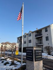 231 Atlantic Street 33, Keyport, NJ 07735