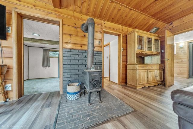 11711 N Honeymoon Bay Rd, Newman Lake, WA 99025