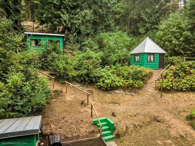 11711 N Honeymoon Bay Rd, Newman Lake, WA 99025