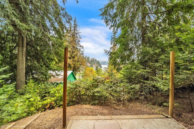 11711 N Honeymoon Bay Rd, Newman Lake, WA 99025
