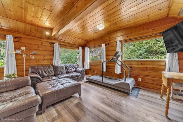 11711 N Honeymoon Bay Rd, Newman Lake, WA 99025