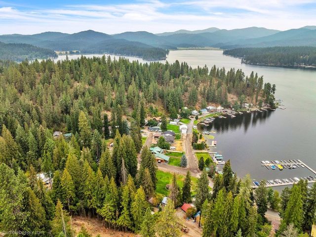 11711 N Honeymoon Bay Rd, Newman Lake, WA 99025