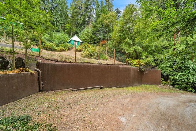 11711 N Honeymoon Bay Rd, Newman Lake, WA 99025