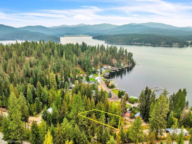 11711 N Honeymoon Bay Rd, Newman Lake, WA 99025