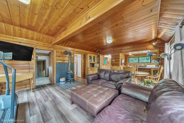 11711 N Honeymoon Bay Rd, Newman Lake, WA 99025