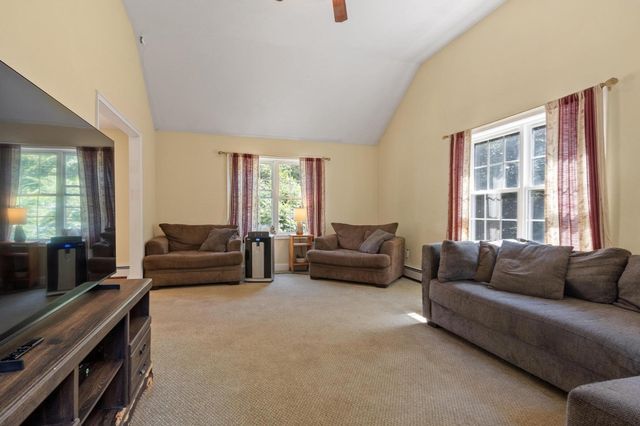 25 Williamsville Rd, Phillipston, MA 01331