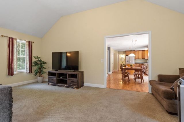 25 Williamsville Rd, Phillipston, MA 01331