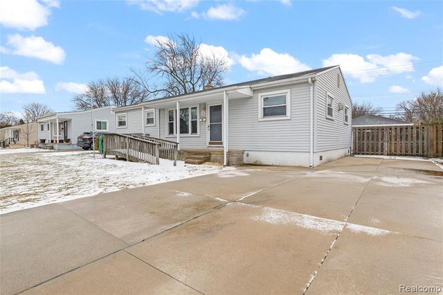 30801 Pardo Street, Garden City, MI 48135