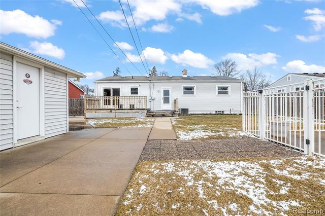 30801 Pardo Street, Garden City, MI 48135