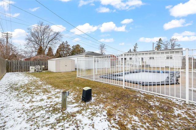 30801 Pardo Street, Garden City, MI 48135