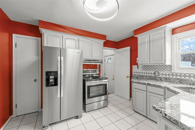 30801 Pardo Street, Garden City, MI 48135