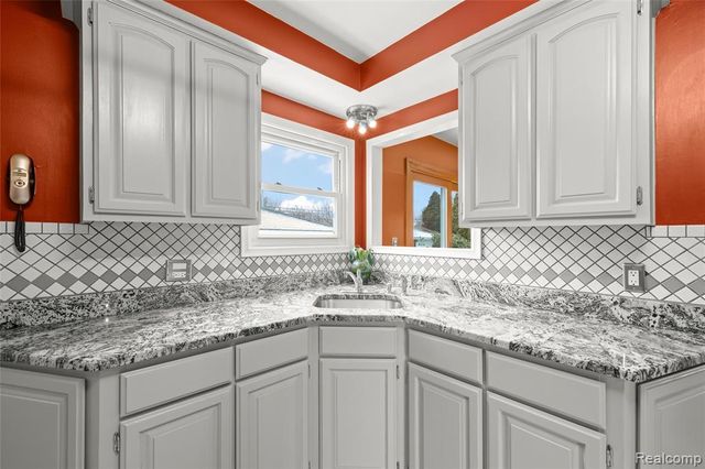 30801 Pardo Street, Garden City, MI 48135