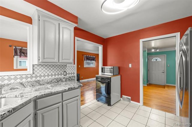 30801 Pardo Street, Garden City, MI 48135