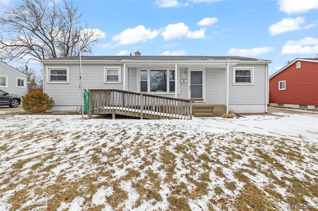 30801 Pardo Street, Garden City, MI 48135