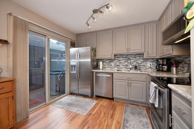 8004 Briar Ridge Ln, Citrus Heights, CA 95610