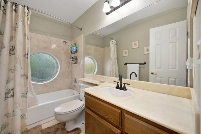 8004 Briar Ridge Ln, Citrus Heights, CA 95610