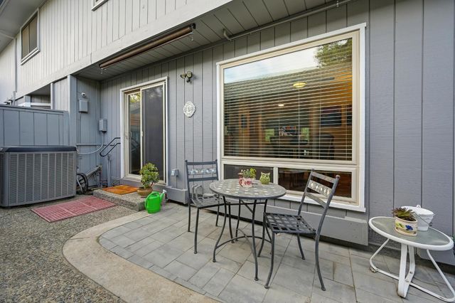 8004 Briar Ridge Ln, Citrus Heights, CA 95610