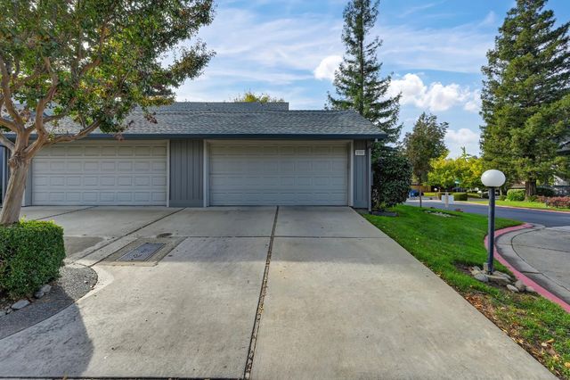 8004 Briar Ridge Ln, Citrus Heights, CA 95610