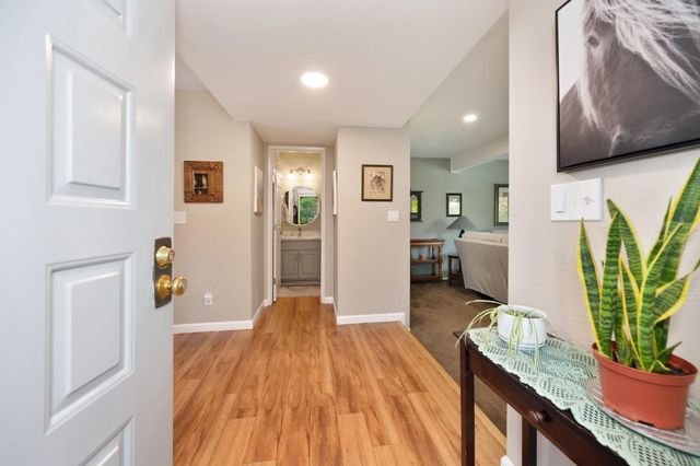 8004 Briar Ridge Ln, Citrus Heights, CA 95610