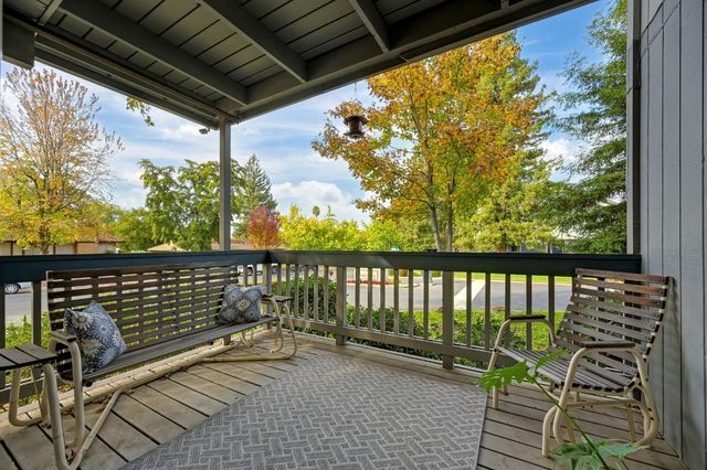 8004 Briar Ridge Ln, Citrus Heights, CA 95610