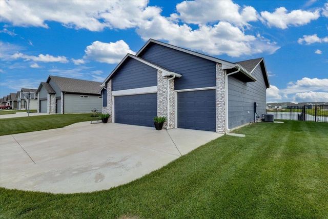 10913 W Cedar Lane, Maize, KS 67101