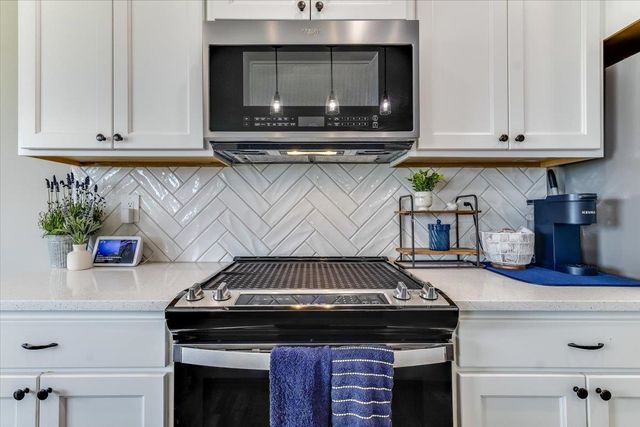 10913 W Cedar Lane, Maize, KS 67101