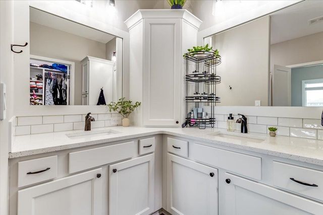 10913 W Cedar Lane, Maize, KS 67101
