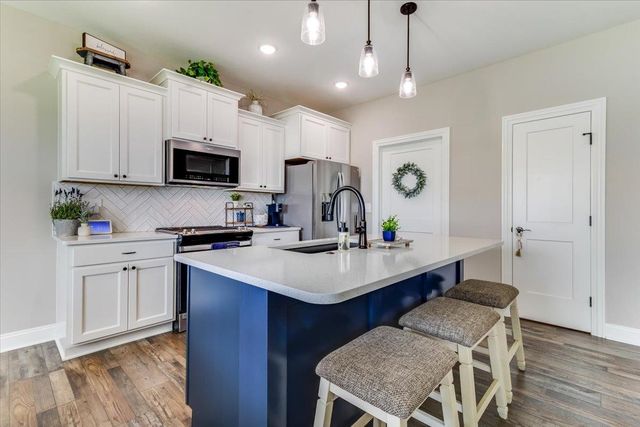 10913 W Cedar Lane, Maize, KS 67101