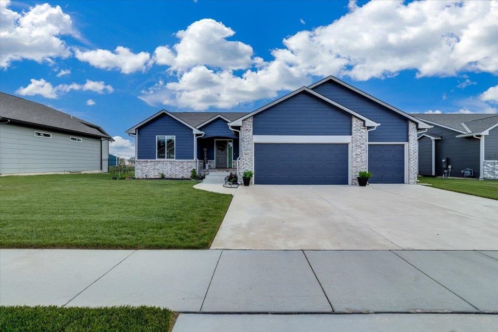 10913 W Cedar Lane, Maize, KS 67101