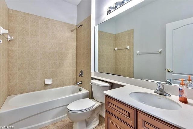 8302 Laurel Lakes WAY, Naples, FL 34119